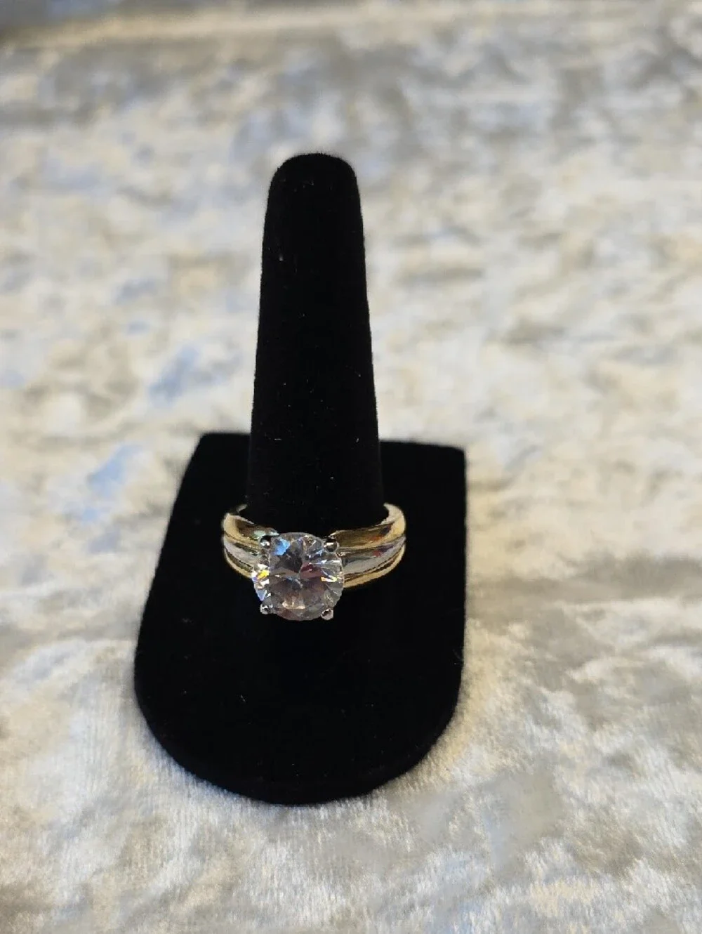 Classic Gold & Silver-Tone Solitaire Bold Ring with Clear Round Stone Size 7.5